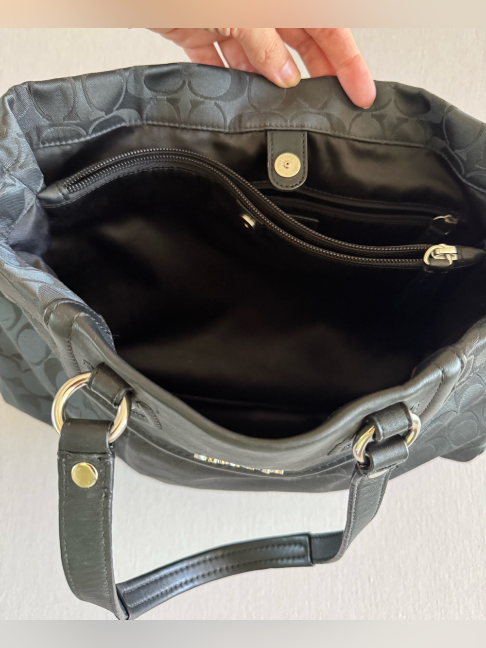 Y2K Coach Black Signature Tote with Logo Jacquard - Picture 7 of 13